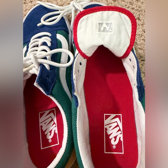 NWOB Vans Yacht Club Suede and Canvas Old School Sneakers, M9/W10.5 - Picture 7 of 8